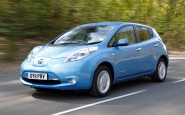 NISSAN BUDE PREDÁVAŤ LEAF BEZ BATÉRIÍ. DOJAZD ZVÝŠIL NA 200 KM!