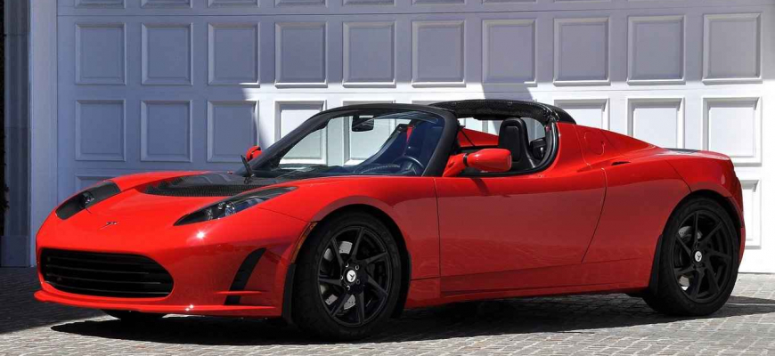 Elon Musk tvrdí, že Tesla pripraví nový športový roadster