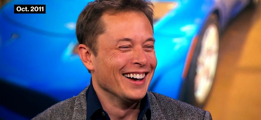 Elon Musk sa jej v roku 2011 smial. Dnes sleduje, ako ho známa automobilka zadupáva do prachu