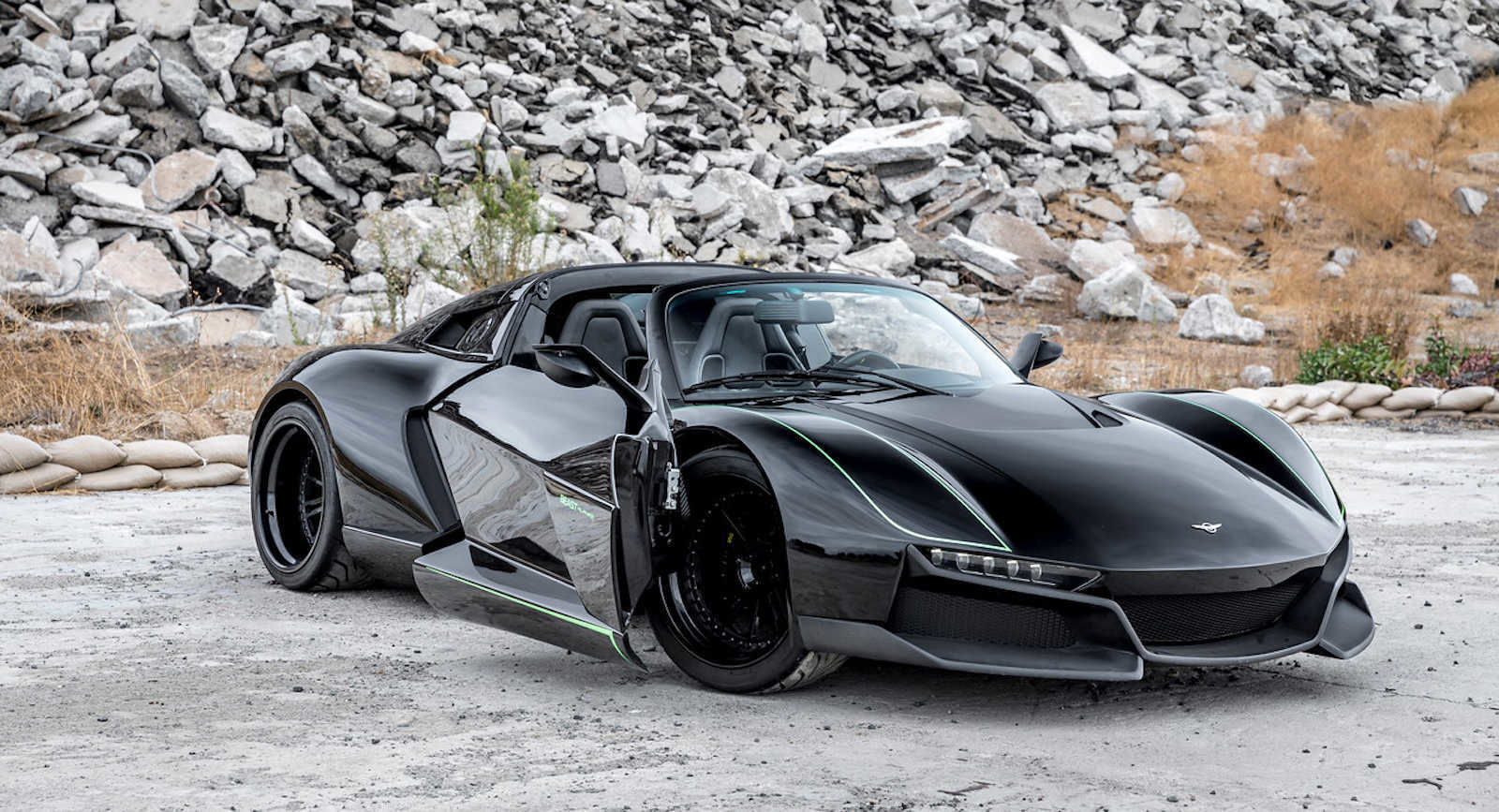 700 k Rezvani Beast Alpha X Blackbird nazvali po slávnom lietadle