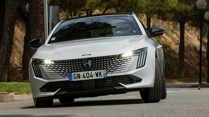PEUGEOT SEGMENT LUXUSNÝCH ÁUT NEVZDAL. ZVAŽUJE VEĽKÝ MODEL NAD 5008, BUDE TO SEDAN ČI SUV?