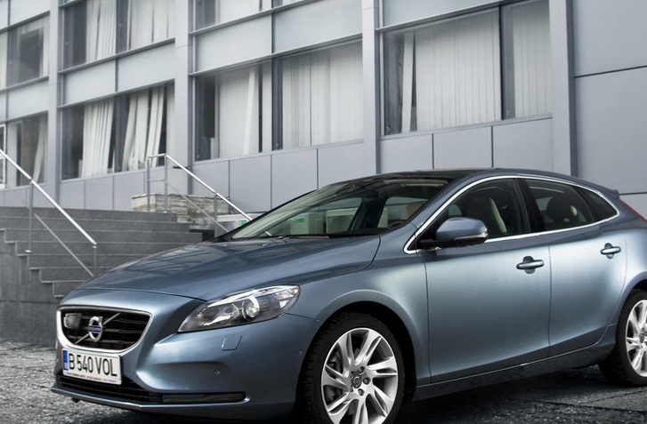 Volvo V40 (Cyprian Mihai photography)