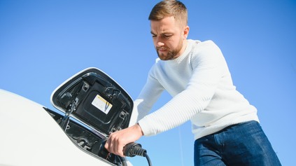 PREDAJ EV STÁLE PADÁ, VEĽKEJ SKUPINE KLIENTOV CHCÚ ELEKTROMOBILY NANÚTIŤ