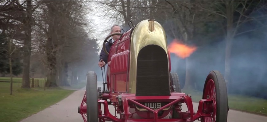 Beštiálny FIAT S76 v akcii. Lord March z Goodwoodu nemá slov a ja tiež