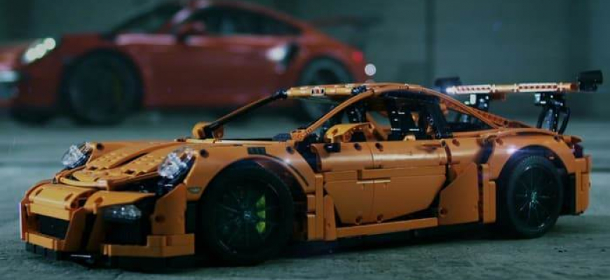 Lego urobilo repliku Porsche 911 GT3 RS, má viac ako 0,5 m
