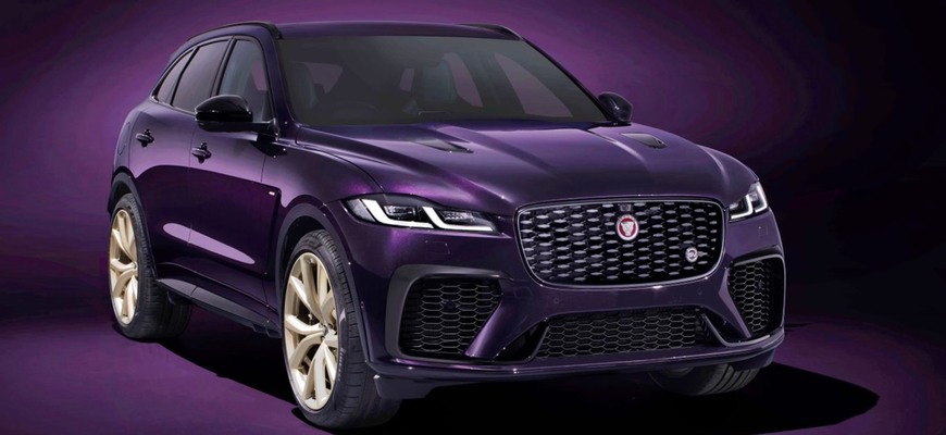 Jaguar F-Pace s nádhernou fialovou farbou pripomína víťazstvo v Le Mans v roku 1988