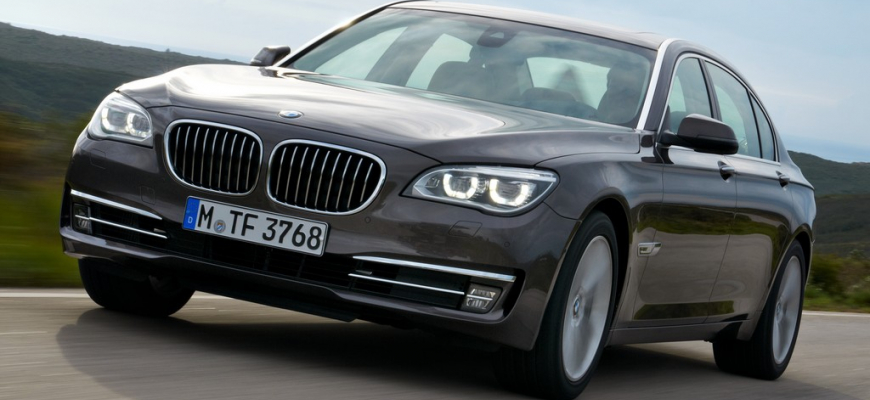 Faceliftované BMW radu 7- nový model, zmenený hybrid a 3D displej