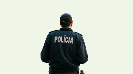 NA CESTÁCH VÁS ZASTAVIA MLADŠÍ POLICAJTI. DO POLÍCIE OD 18 ROKOV, NIEKTORÍ DOSTANÚ PRIPLATENÉ