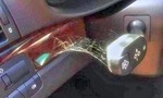 Prinúti BMW vodičov používať smerovky?