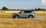Test Mitsubishi Outlander PHEV: zvládne terén aj mesto