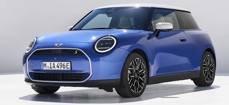 Nové Mini Cooper prichádza najprv ako elektromobil, neskôr dostane aj spaľovací motor