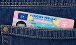Vodičské preukazy v Rakúsku sa menia. Vodičom nad 60 rokov výrazne uľahčia život