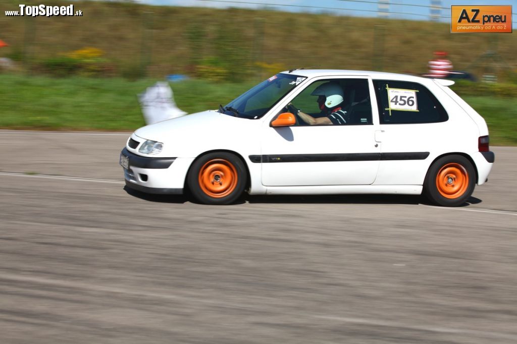 Víťaz triedy S2 Michal Novák na Citroen Saxo VTS