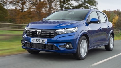 Dacia Sandero potvrdila pozíciu európskej jednotky. Golf drží za sebou už druhý mesiac