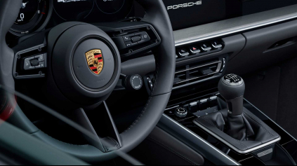 Porsche 911 dostane manuálnu prevodovku. Zadarmo uberie 38 kg