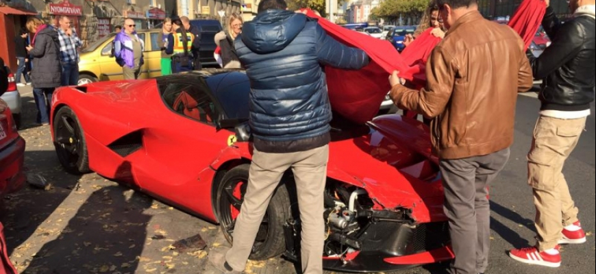 VIDEO - V Maďarsku nabúral Ferrari LaFerrari registrované na Slovensku