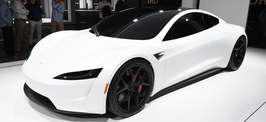 Tesla Roadster sa začne predávať už budúci rok!