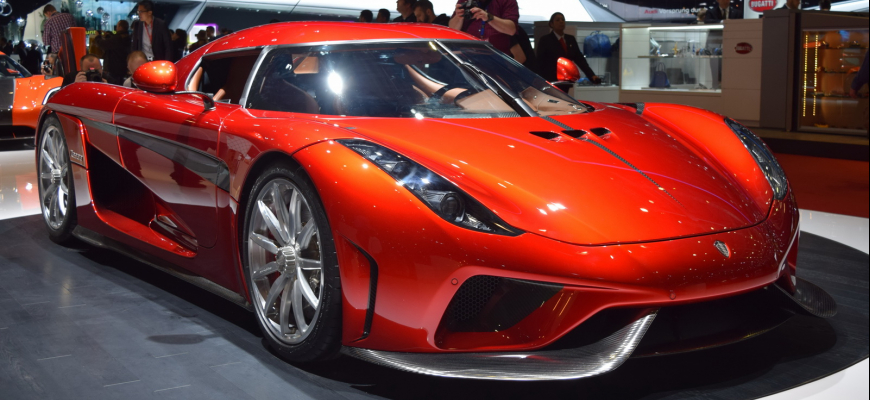 Koenigsegg Regera v Ženeve číslami Bugatti Chiron prekonáva