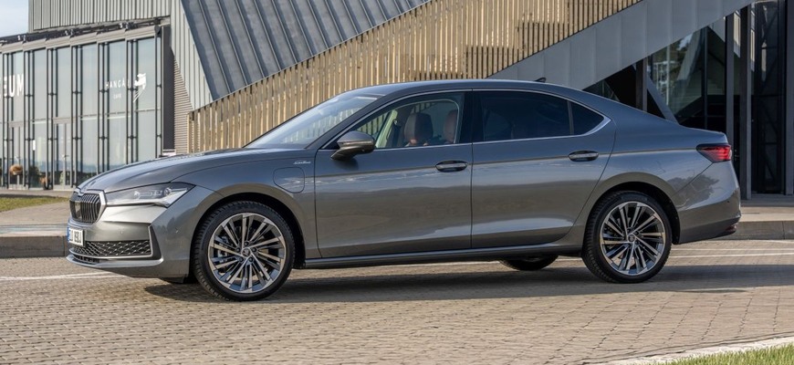 Najvýkonnejší Superb už má slovenské ceny. Stojí viac, ako 2.0 TSI 4x4?