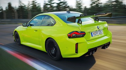 NOVÝ TRACK KIT PRE BMW M2 ROBÍ Z KUPÉ OKRUHOVÝ STROJ S POVOLENÍM NA BEŽNÉ CESTY. ČO ZÍSKATE?