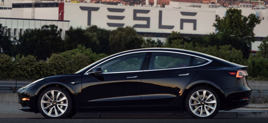 Tesla skrachuje, tvrdí manažér hedžových fondov