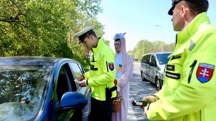VEĽKÁ NOC 2025: ČO NÁS ČAKÁ NA CESTÁCH, KDE A KEDY ČAKAŤ POLICAJNÉ HLIADKY?