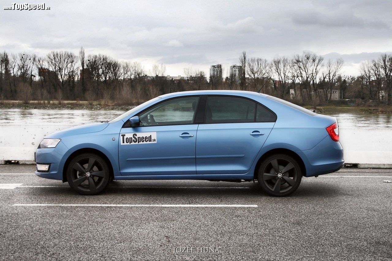 Rapid je tvarovo skutočne vydarené auto. Žiaden gýč. Bez úškrnkov sa naň bude dať pozerať aj o 10 rokov.