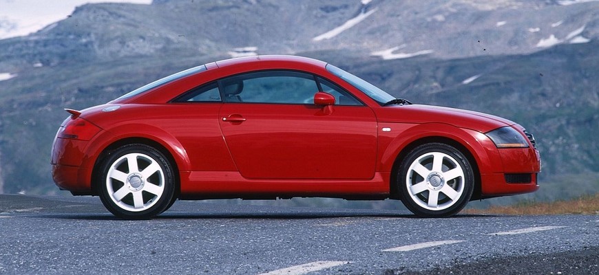 Audi TT už má 25 rokov, prvá generácia zaujala dizajnom i príliš pretáčavým charakterom