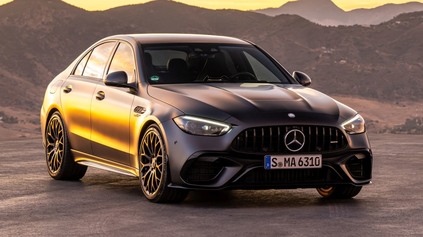 MERCEDES-AMG C 63 S E PERFORMANCE MÁ SLOVENSKÚ CENU. SO ŠTVORVALCOM STOJÍ 114 TISÍC EUR