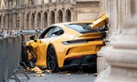 Rozbité Porsche 911 GT3 v Louvri ukazujú krehkosť ľudského života
