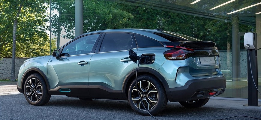 Nový Citroën C4 2021 útočí. Pohodlnejší elektromobil vraj nekúpite