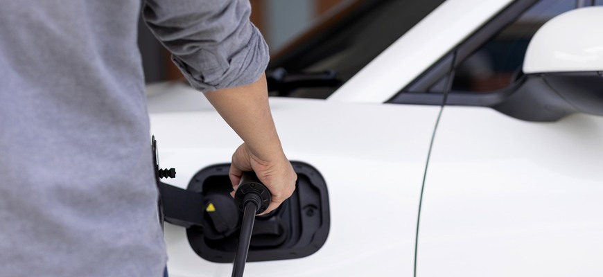 Zrušili ďalšie bezplatné nabíjanie elektromobilov! Na obľúbenom mieste účtujú plné sumy