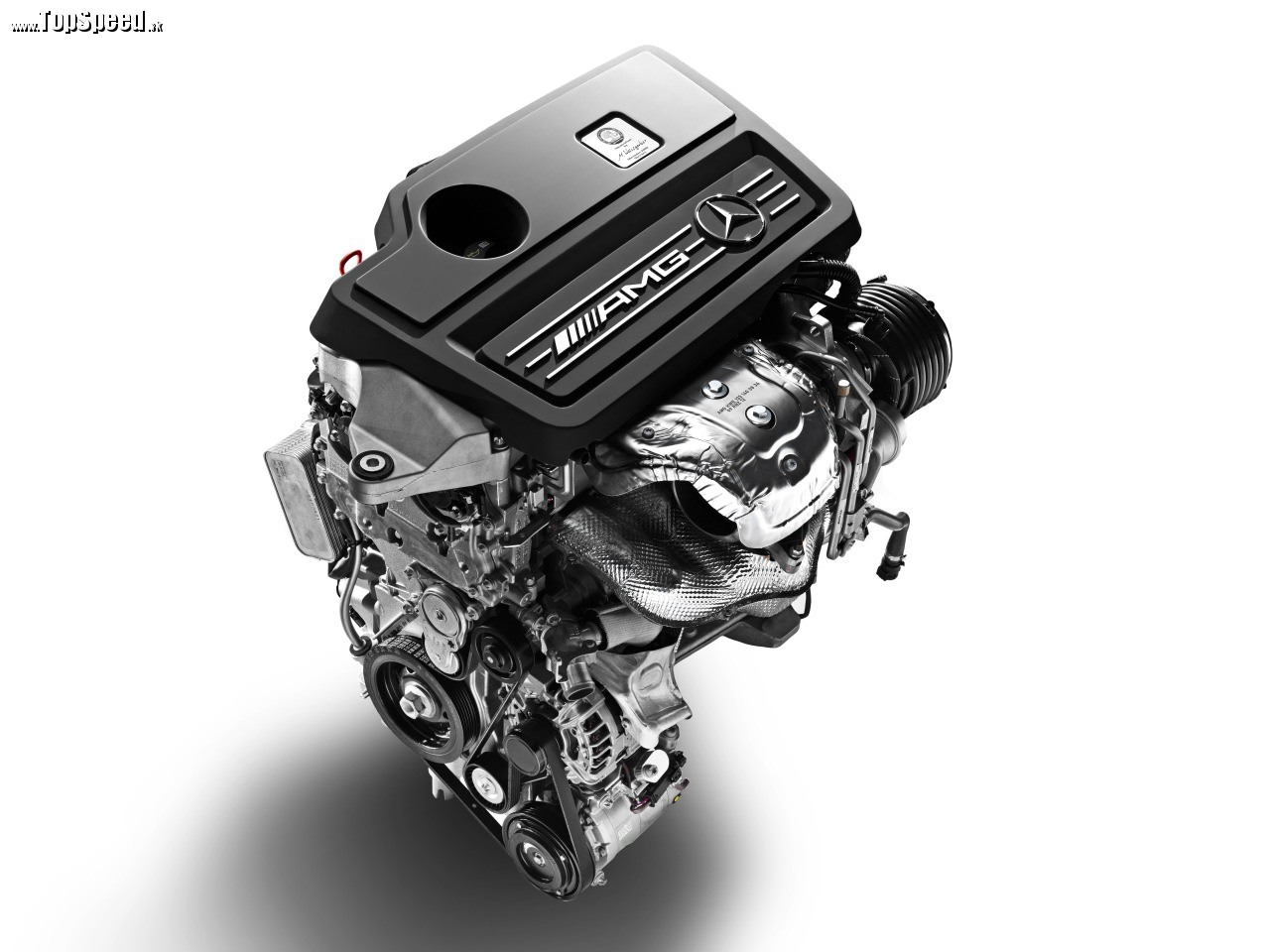 Takto vyzerá úplne nový 4-valcový motor, ktorý rovnako ako ostatné skladajú v AMG ručne