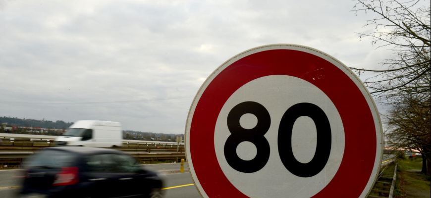 Francúzi už zaviedli 80 km/h mimo obce!