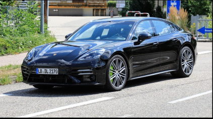 Ubehli 3 roky a už je tu modernizované Porsche Panamera