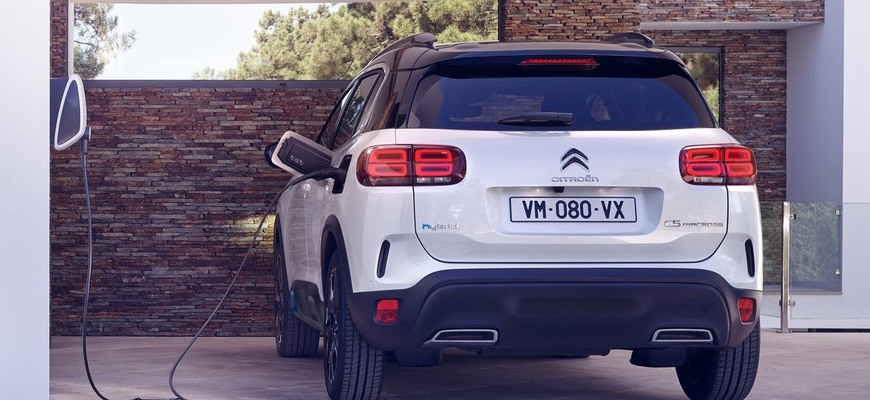 Nový Citroën C5 Aircross Hybrid ide do predaja. Za 25 990 eur, má to však dve podmienky