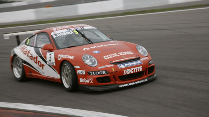 ROSINOV NAJHORŠÍ VÍKEND V PORSCHE MOBIL1 SUPERCUP