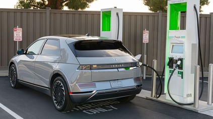 Kalifornia obmedzuje nabíjanie elektromobilov pár dní po zákaze áut so spaľovacím motorom