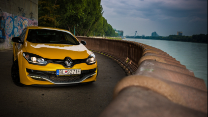 TEST RENAULT MÉGANE RS 275 TROPHY