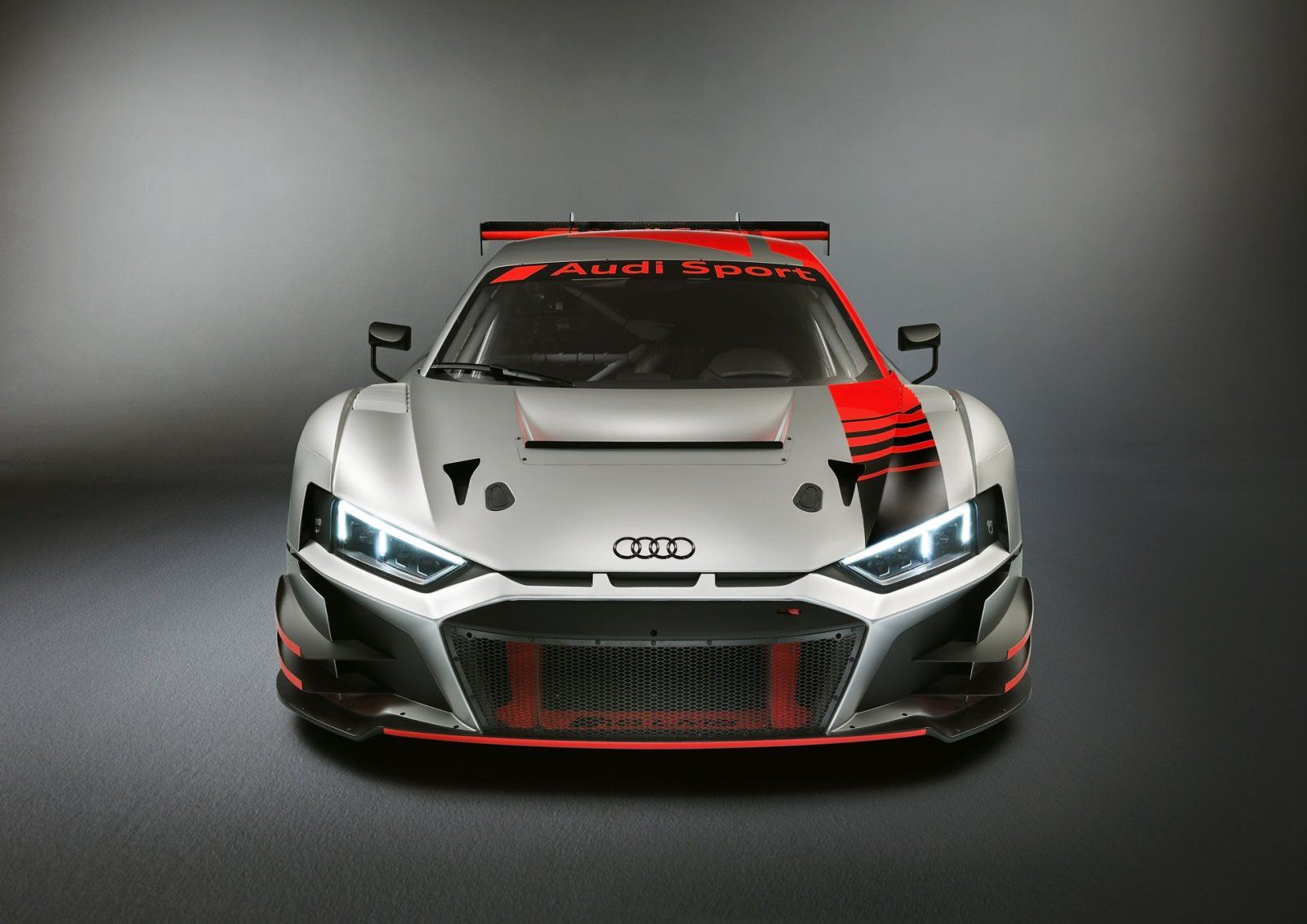 Vylepšené Audi R8 LMS naznačuje podobu omladenej R8