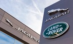 JLR bude paralyzovaný mesiace, nie dni. Dodávatelia prepúšťajú, zasahuje aj štát