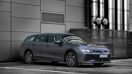 TEST VW PASSAT R-LINE 2.0 TSI 195 KW 4MOTION: KOMBÍK, KTORÝ ŤA BUDE BAVIŤ S RODINOU AJ BEZ NEJ