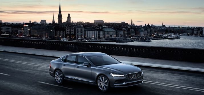 Volvo S90 posúva limity segmentu E nie len rozmermi