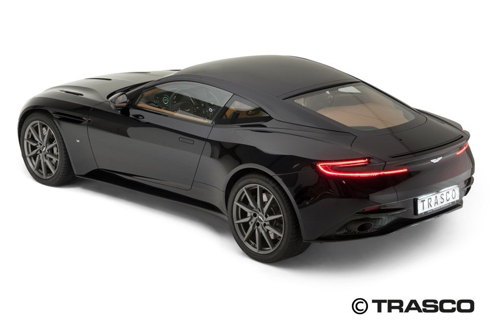 Obrnený Aston Martin DB11 odolá výstrelom ráže 0,44 Magnum