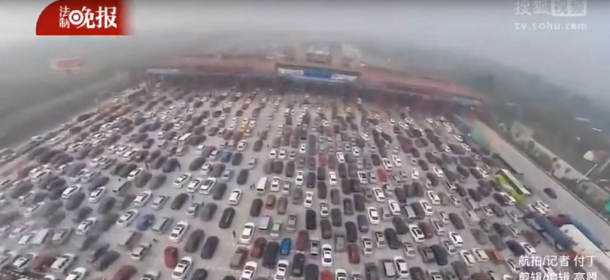 Najväčšie zápchy na diaľnici sú v Číne, trvajú viac než týždeň!