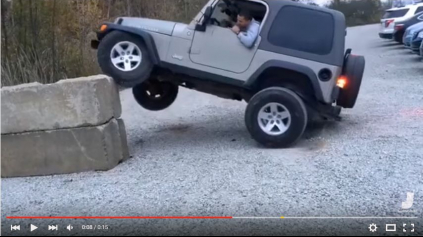 Jeep Wrangler schopnosťami dokáže prekvapiť nielen diváka :)