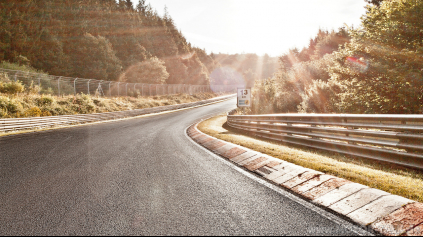 NÜRBURGRING 2. ČASŤ: TRAŤ NAJSLÁVNEJŠIEHO OKRUHU