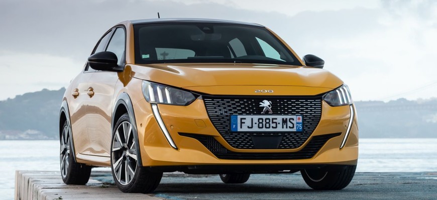 Peugeot 208 je najpredávanejšie auto v Európe za rok 2022. Sandero má striebro, Golf je až piaty