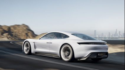 Porsche nechce autonómne autá: iPhone nepatrí na cesty