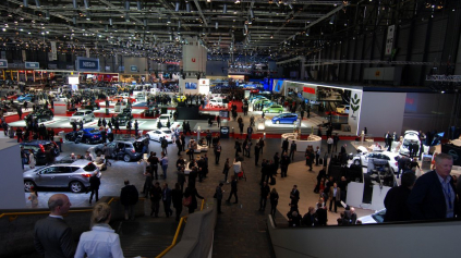 ŽENSKÝ POHĽAD: AUTOSALÓN ŽENEVA 2011